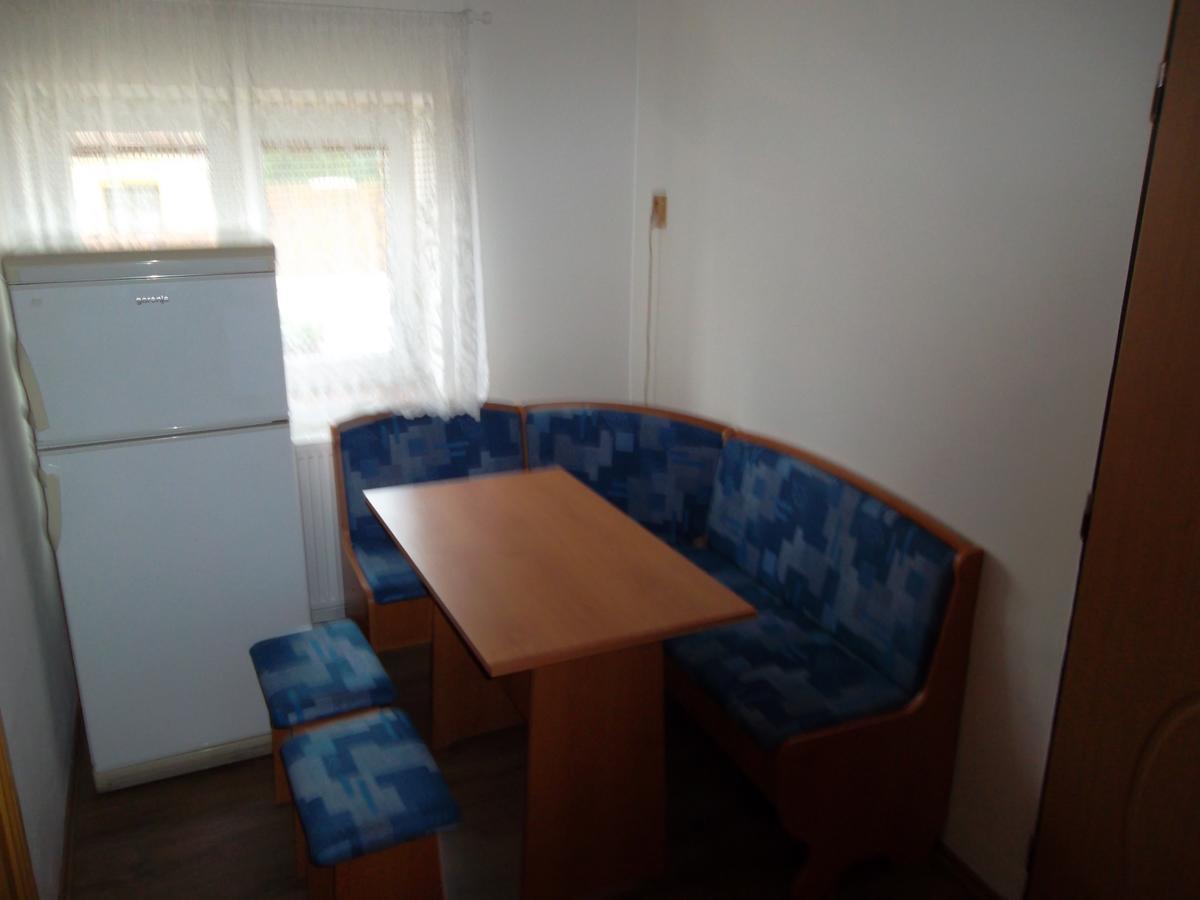 Гостьовий будинок Ubytovani U Maminky Ледніце Екстер'єр фото